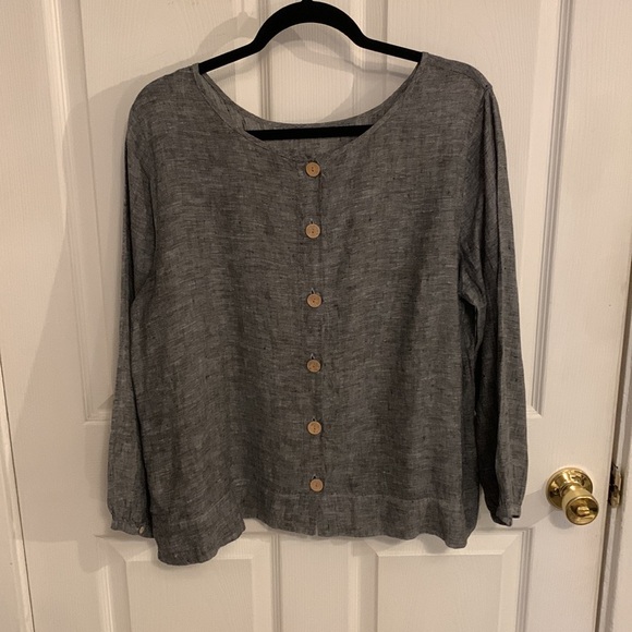 Tahari 100% Linen Back Buttons Lagenlook Top - Picture 2 of 13